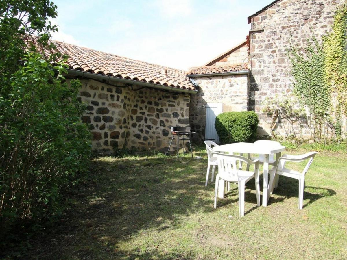 Gite 4 Pers Avec Cour, Vue Loire - Fr-1-582-122 Arlempdes Exterior foto